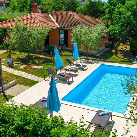 펜션 Family Friendly House With A Swimming Pool Sveti Lovrec, Istria - Sredisnja Istra - 14432 Sveti Lovreč Pazenatički