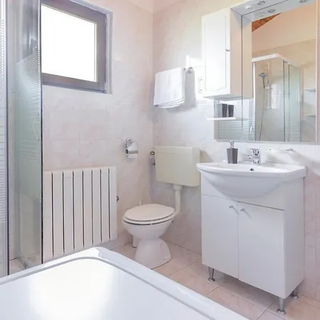 Family Friendly House With A Swimming Pool Sveti Lovrec, Istria - Sredisnja Istra - 14432 Sveti Lovreč Pazenatički