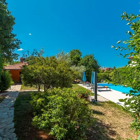 Сasa de vacaciones Family Friendly House With A Swimming Pool Sveti Lovrec, Istria - Sredisnja Istra - 14432