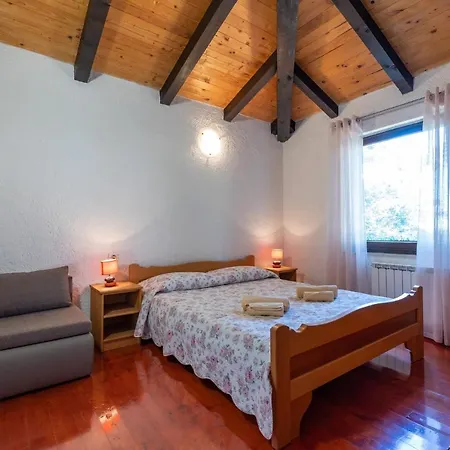 Casa de Férias Family Friendly House With A Swimming Pool Sveti Lovrec, Istria - Sredisnja Istra - 14432